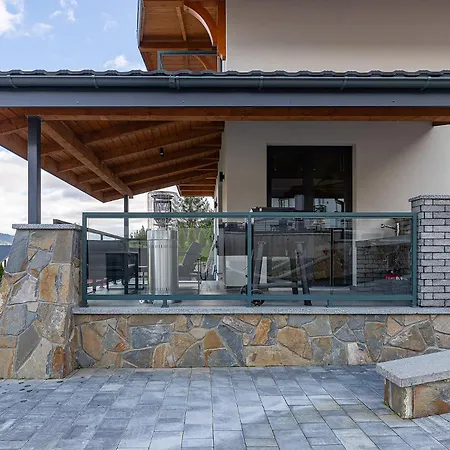 Chalet 348 *