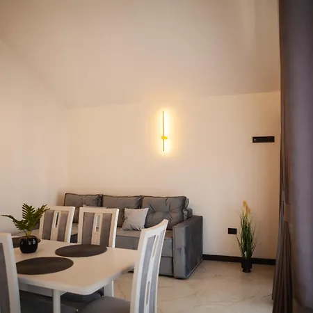 Chalet 348 *