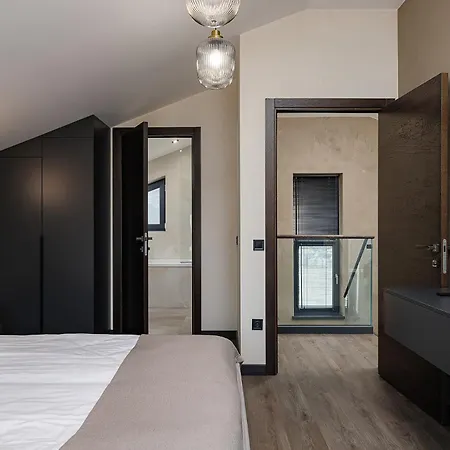 Chalet 348 *